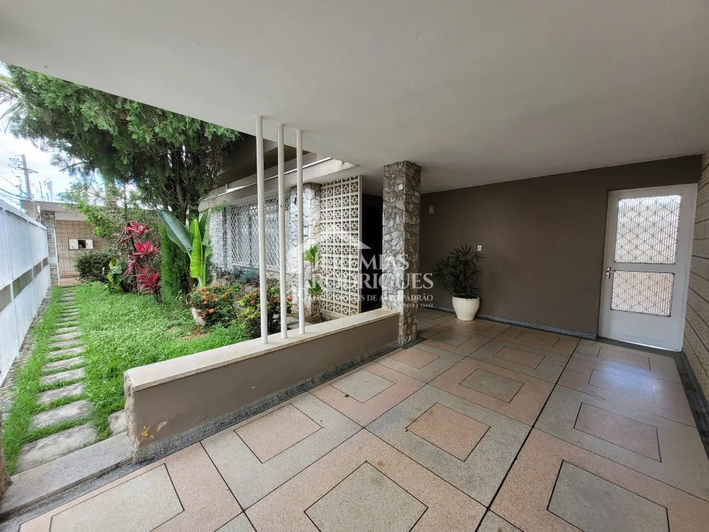 Casa com 3 quartos, 260 m², venda por R$ 1.050.000- Jardim Maria Augusta - Taubaté/SP