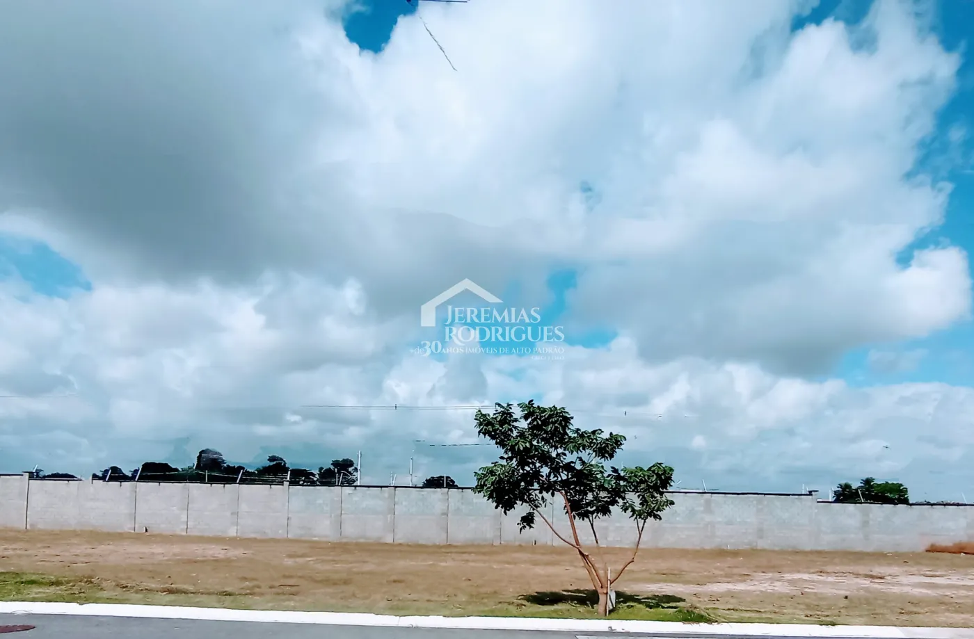 Terreno à venda com 253 m² no Condomínio Pérola do Vale em Tremembé/SP