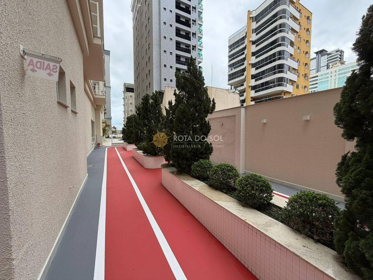 Apartamento Mobiliado 4 Suítes à Venda Meia Praia Itapema SC
