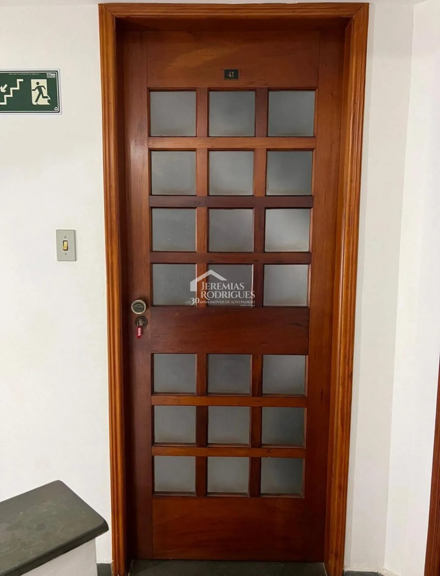 Cobertura duplex à venda com 2 dormitórios, 113 m² no Condomínio Sol Tropical em Ubatuba/SP.