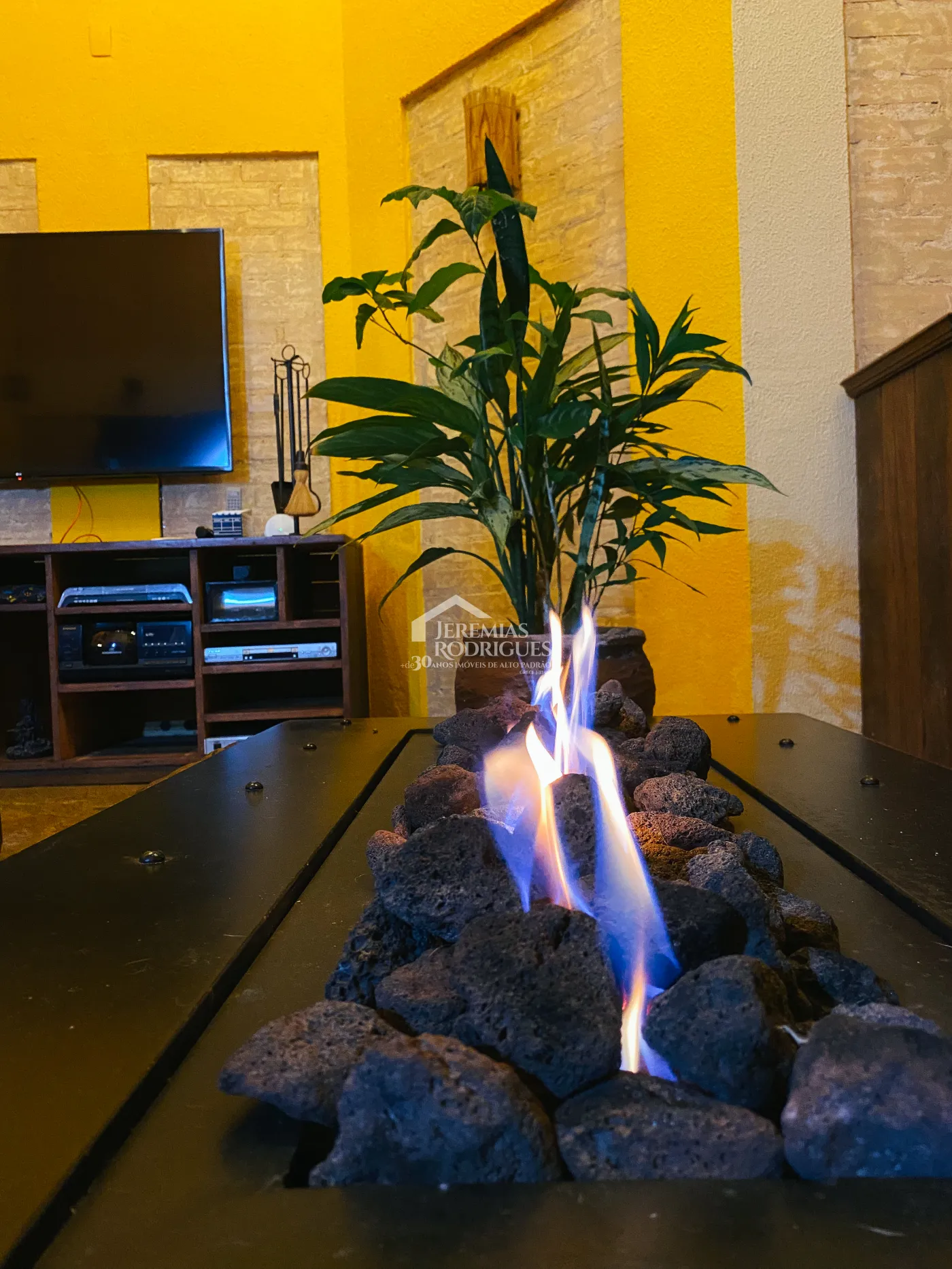 Casa para venda e locação com 5 dormitórios no Condomínio Taubaté Village em Taubaté/SP.