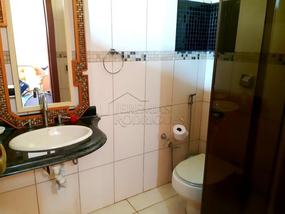 Casa à venda com 6 dormitórios no Condomínio Chácaras Cataguá em Taubaté/SP.