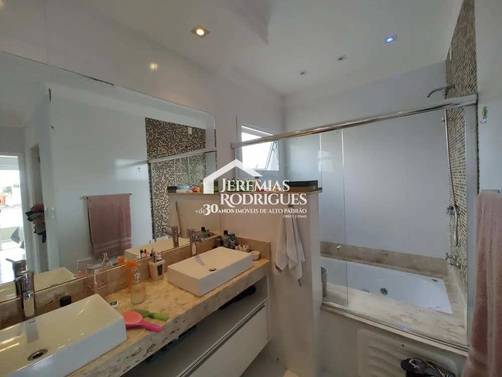 Casa com 3 quartos, 252 m²- Condomínio Campos do Conde Chamboard - Tremembé/SP