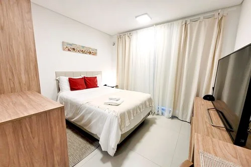 Studio Mobiliado com Varanda na Vila Mariana
