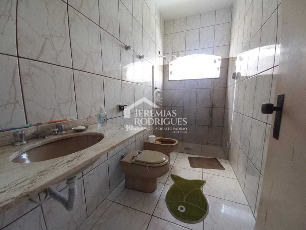 Espetacular casa térrea com piscina, quintal amplo e ótima localização - Pindamonhangaba/SP