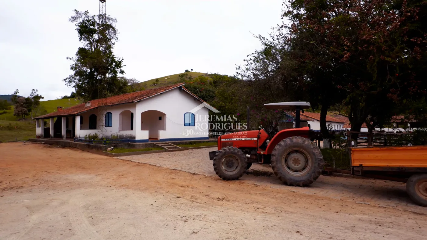 Fazenda à venda com 2.544 hectares em Santa Branca/SP.
