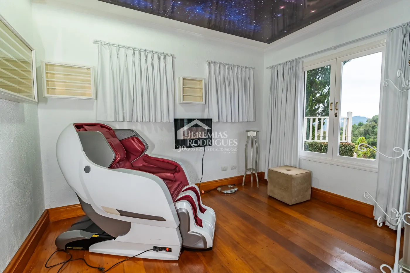 Casa com 5 suítes, 950 m² - Alto do Capivari - Campos do Jordão/SP