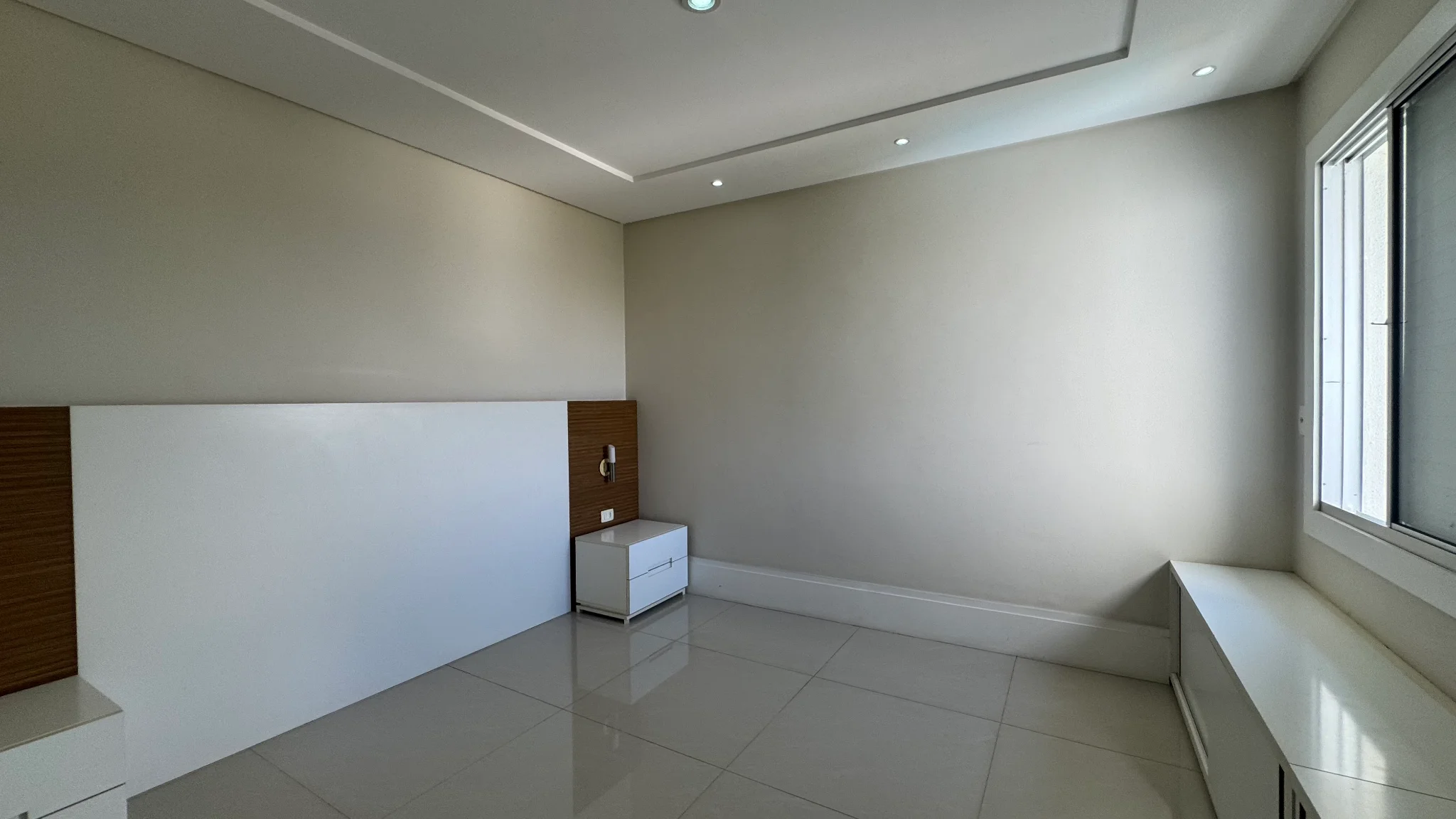 Apartamento à venda no Edifício Serra da Mantiqueira em Pindamonhangaba/SP. 