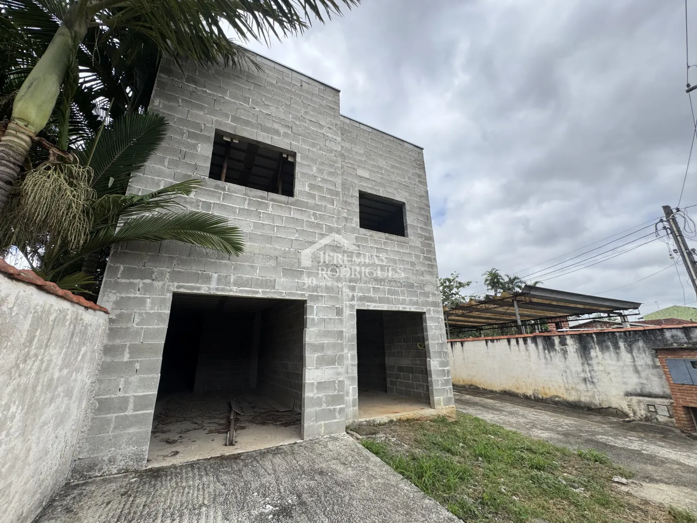 Área com imóvel residencial para venda no bairro Crispim em Pindamonhangaba/SP