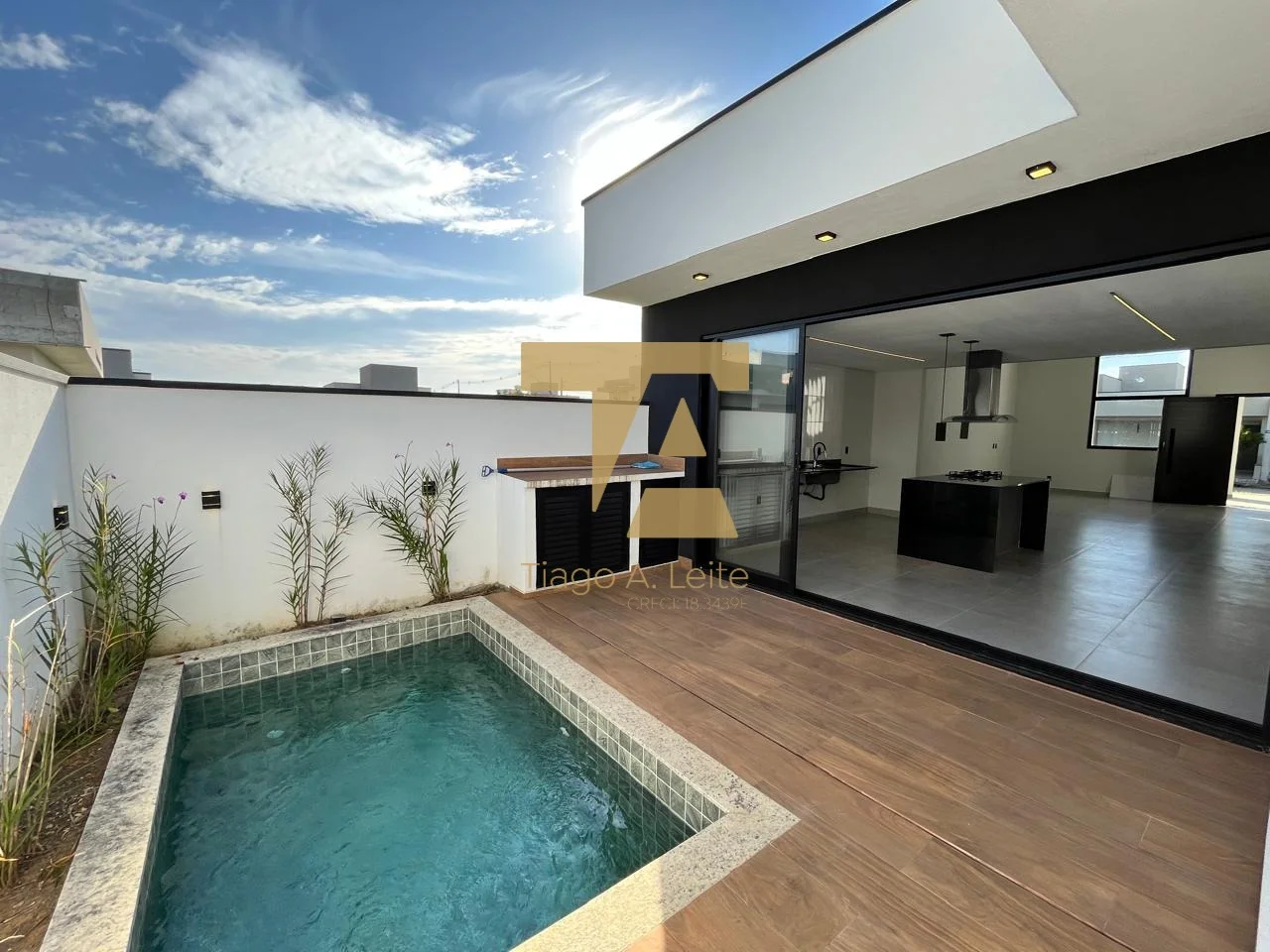 Casa com 3 Suítes à Venda em Condomínio Pérola do Vale em Tremembé/SP