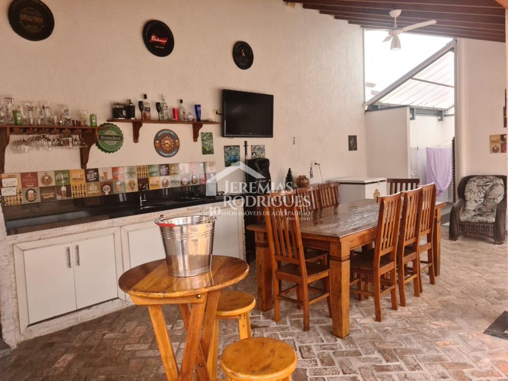 Sobrado com 4 suítes no Condomínio Real Ville