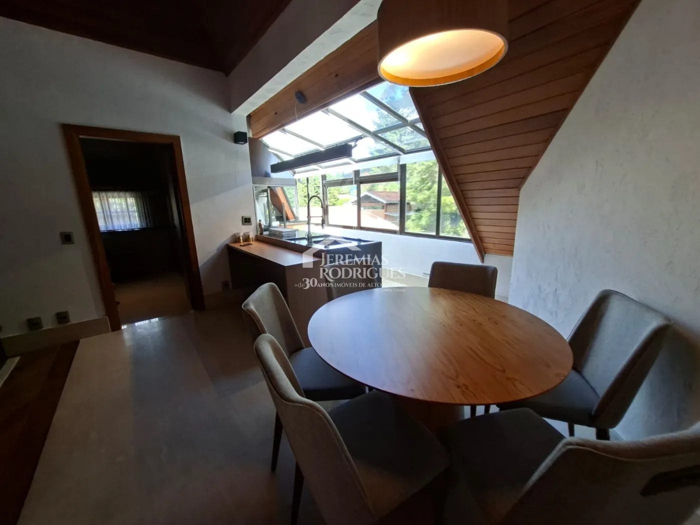 Apartamento à venda com 4 suítes, 171 m² no Edifício Cottage em Campos do Jordão/SP