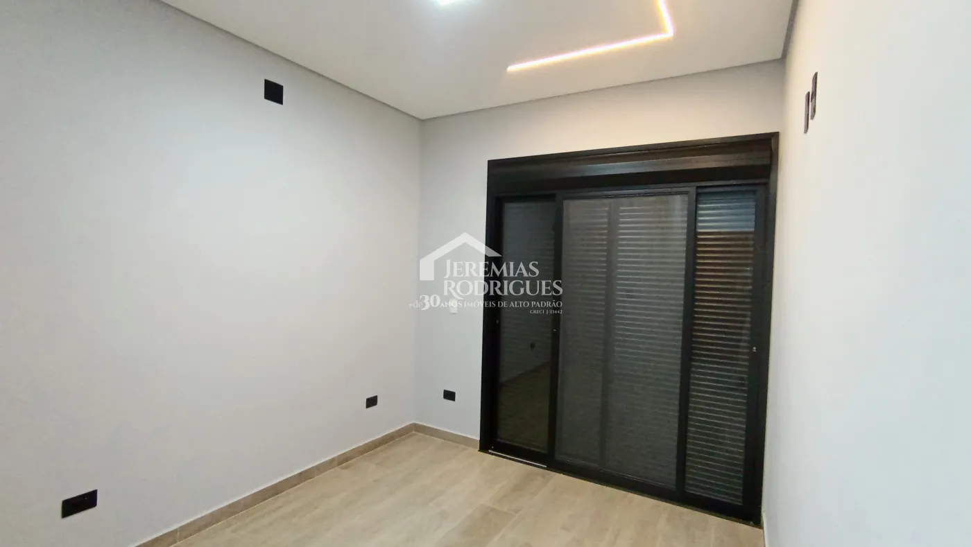 Casa à venda com 3 dormitórios no Condomínio Pérola do Vale em Tremembé/SP.