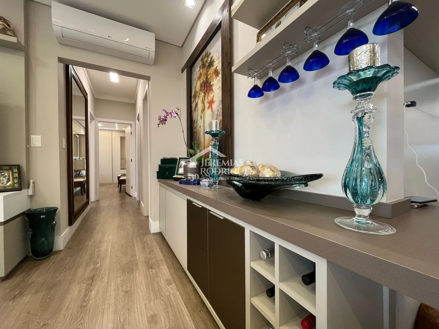 Apartamento à venda com 3 suítes, 142 m² no Condomínio Grand Terrace em Taubaté/SP.