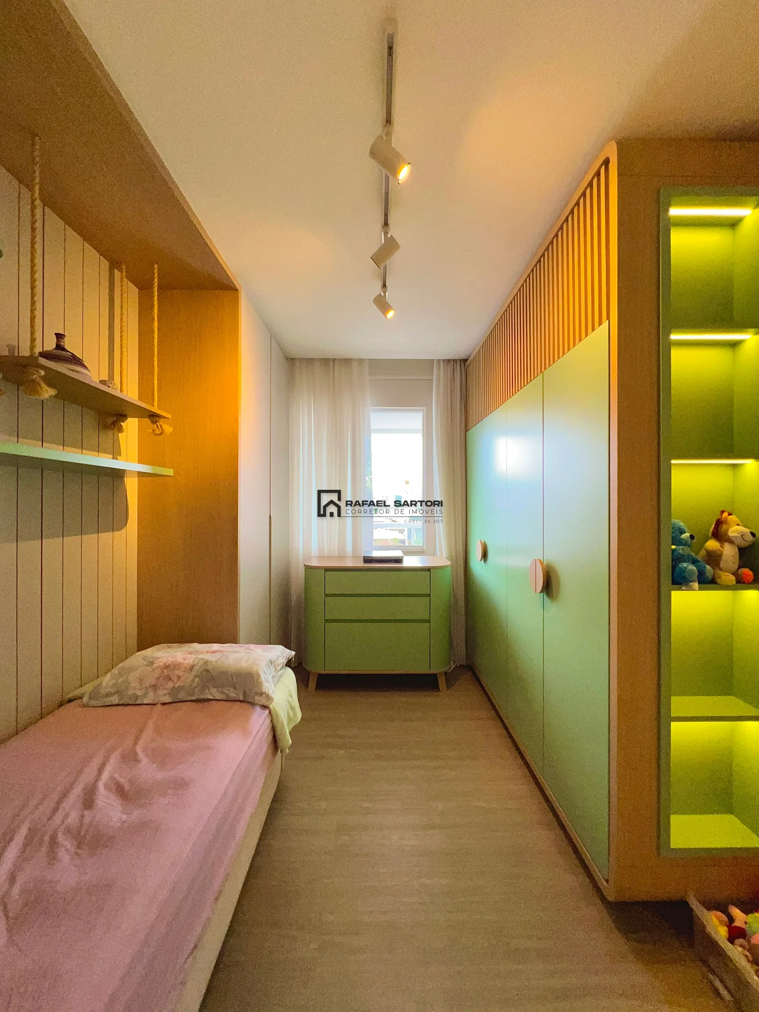 APARTAMENTO MOBILIADO NA VILA NOVA