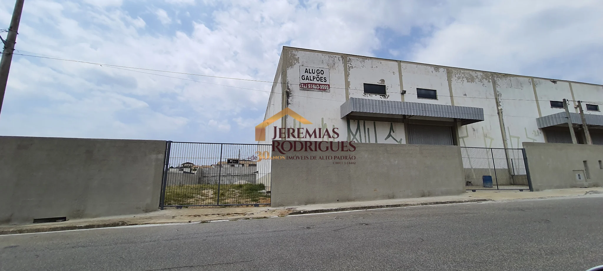 Galpão comercial para alugar em Pindamonhangaba/SP.