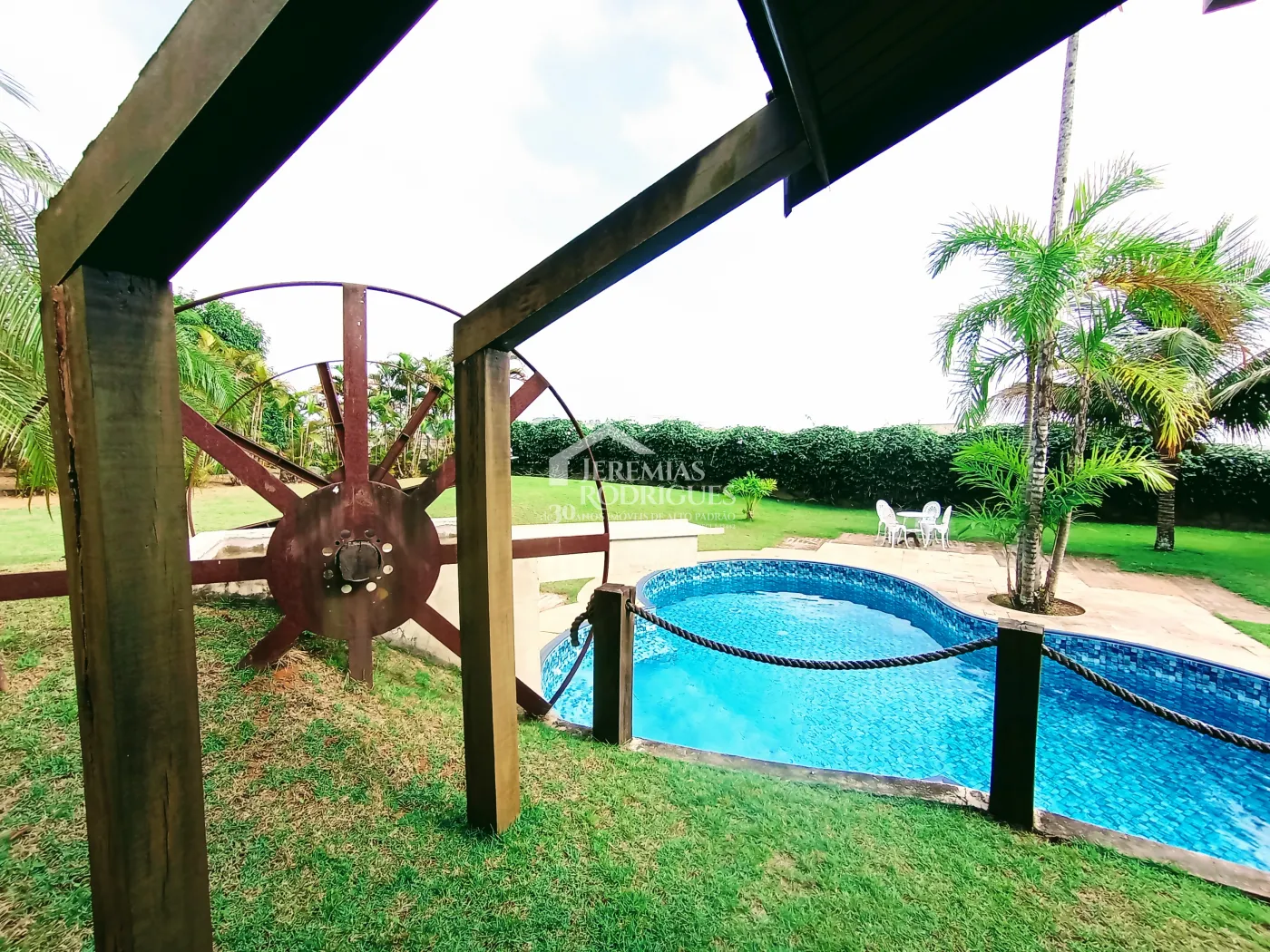 Casa à venda com 3 dormitórios no Condomínio Chácaras Cataguá em Taubaté/SP