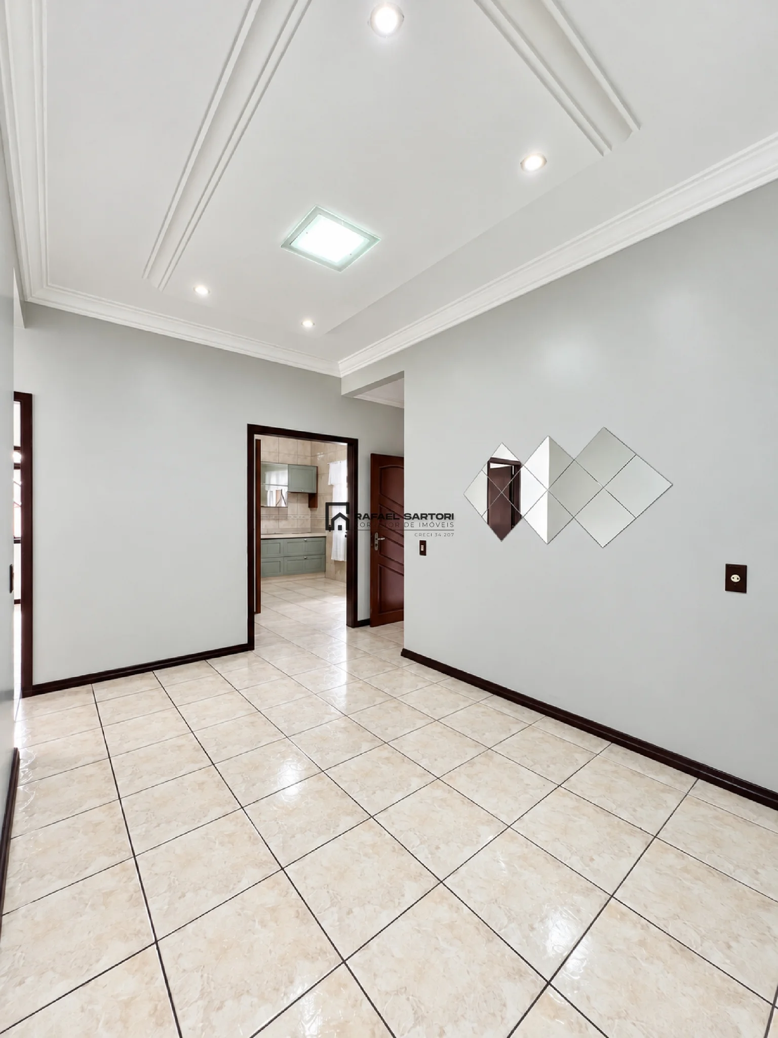 CASA COM 05 QUARTOS BAIRRO CENTENÁRIO - foto 4