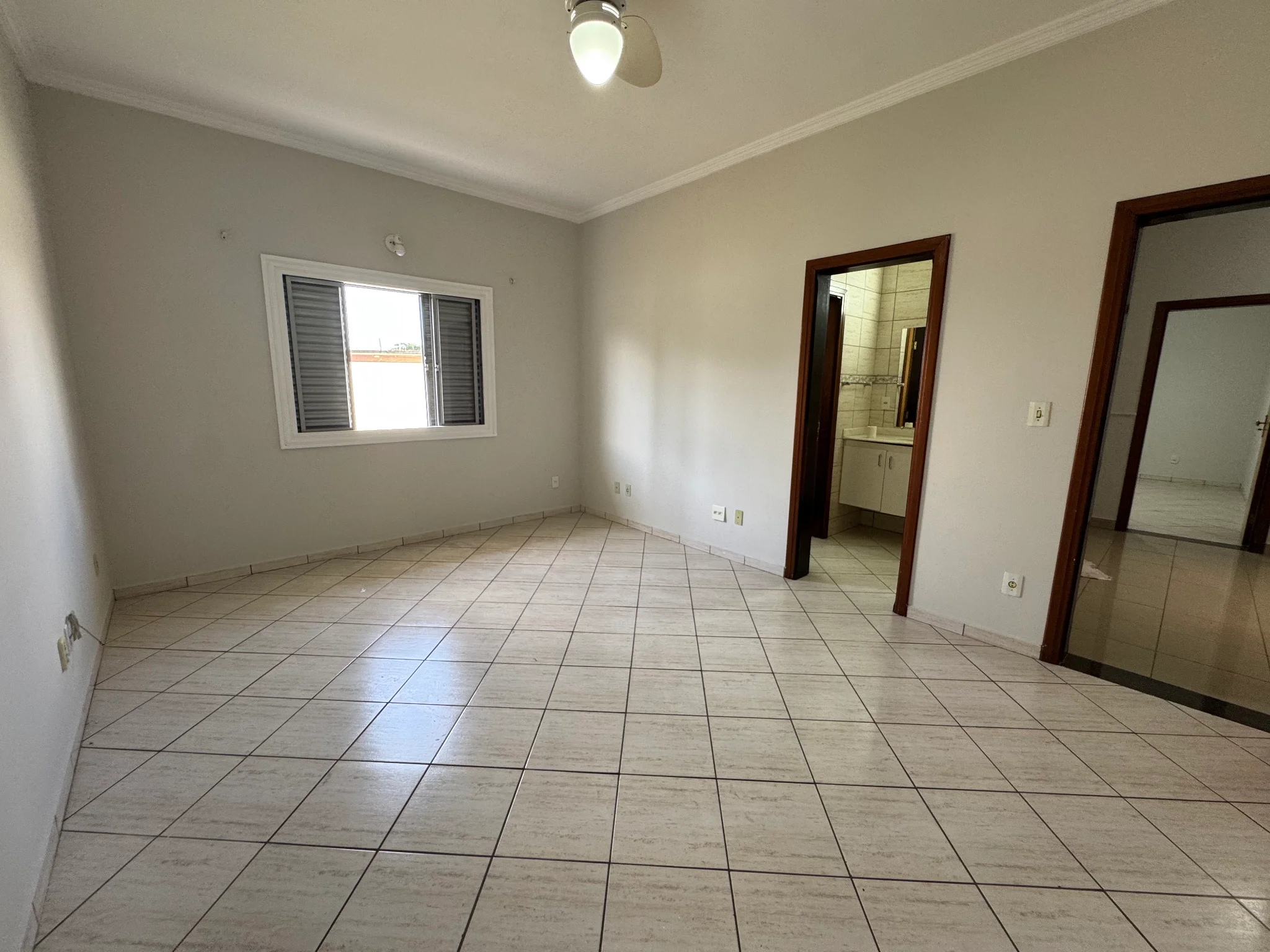 Casa à venda no Condomínio Village Paineiras em Pindamonhangaba/SP