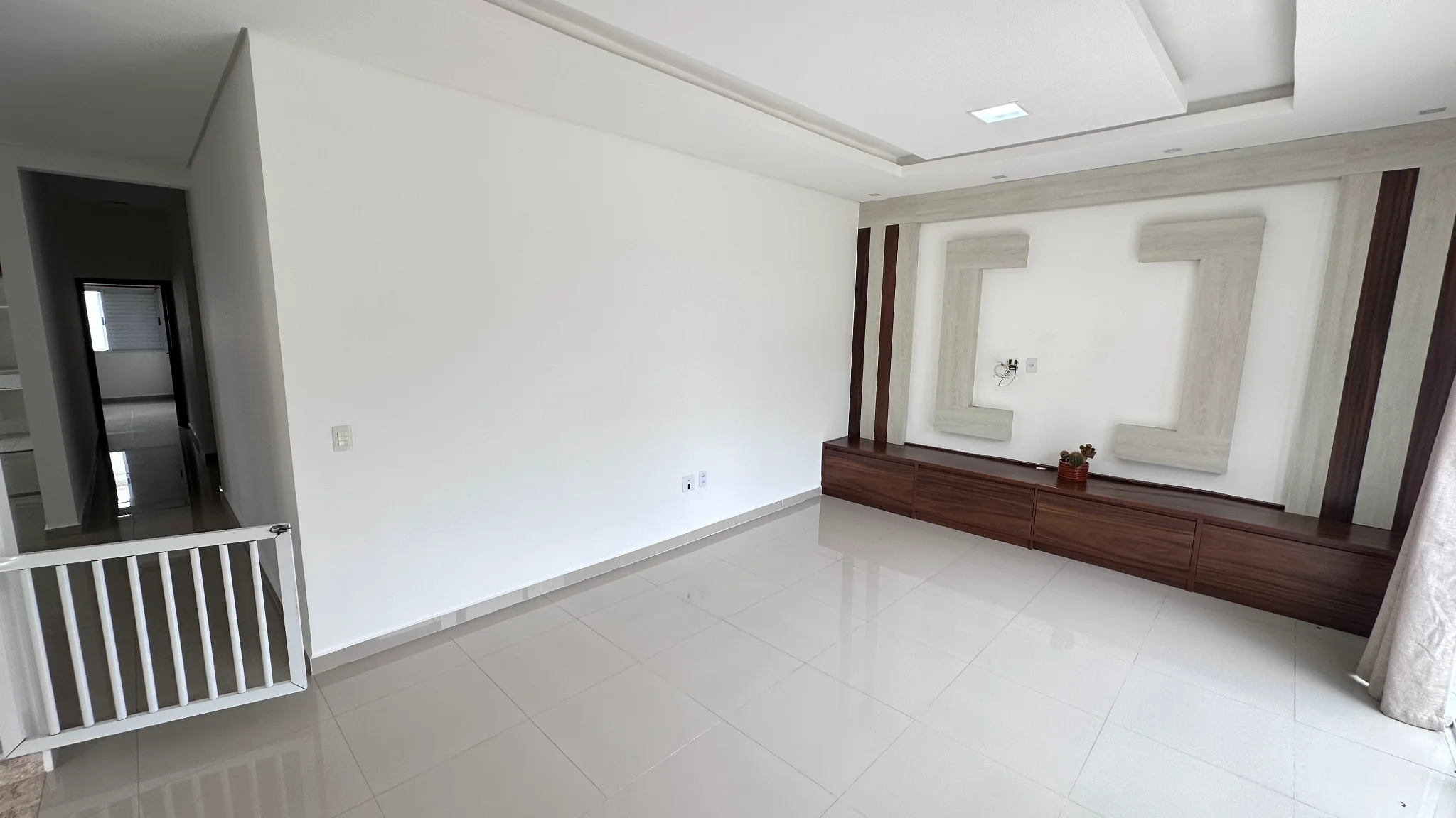 Casa para locação e venda no Condomínio Reserva dos Lagos em Pindamonhangaba/SP.