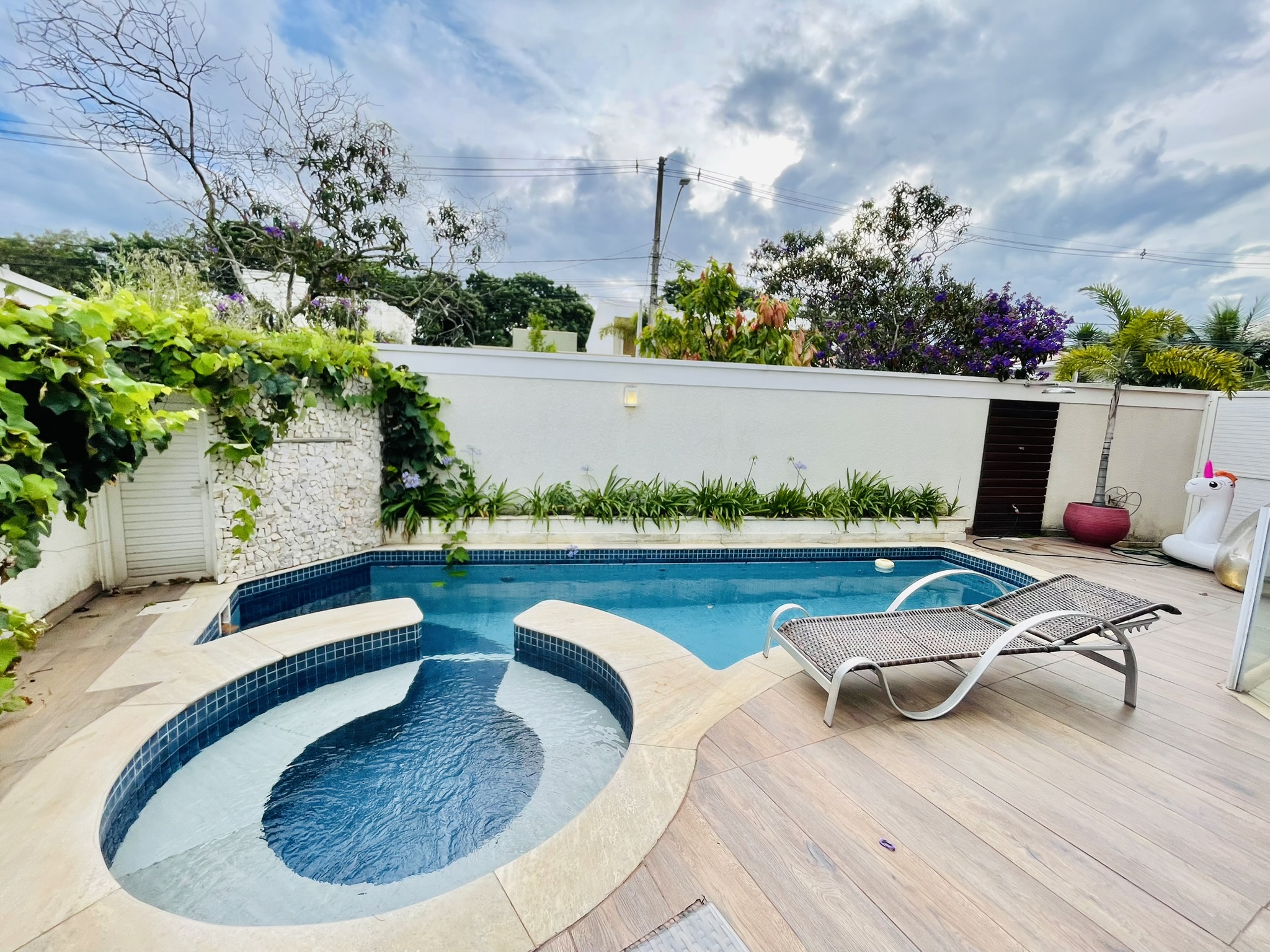 Casa para venda com 4 dormitórios no Condomínio Campos Do Conde I em Tremembé/SP