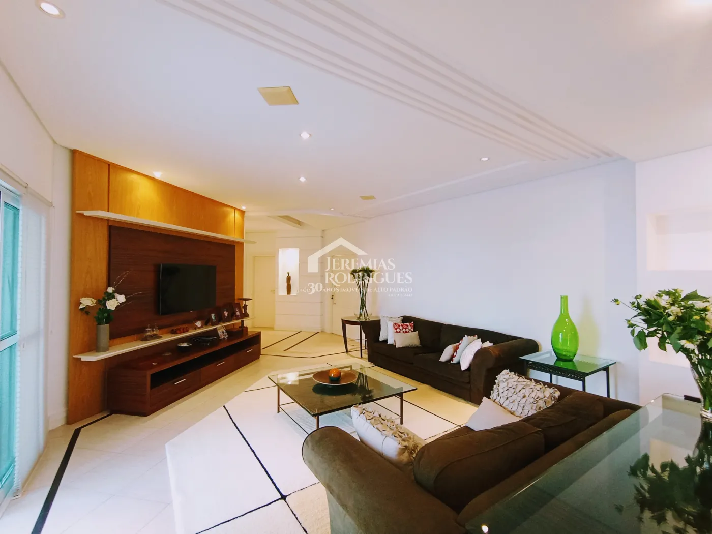 Casa à venda com 4 dormitórios no Condomínio Taubaté Village em Taubaté/SP.