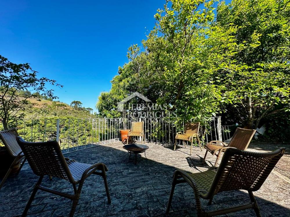 Sobrado em Condomínio com 4 dormitórios - Condomínio Colinas do Sol - Campos do Jordão/SP