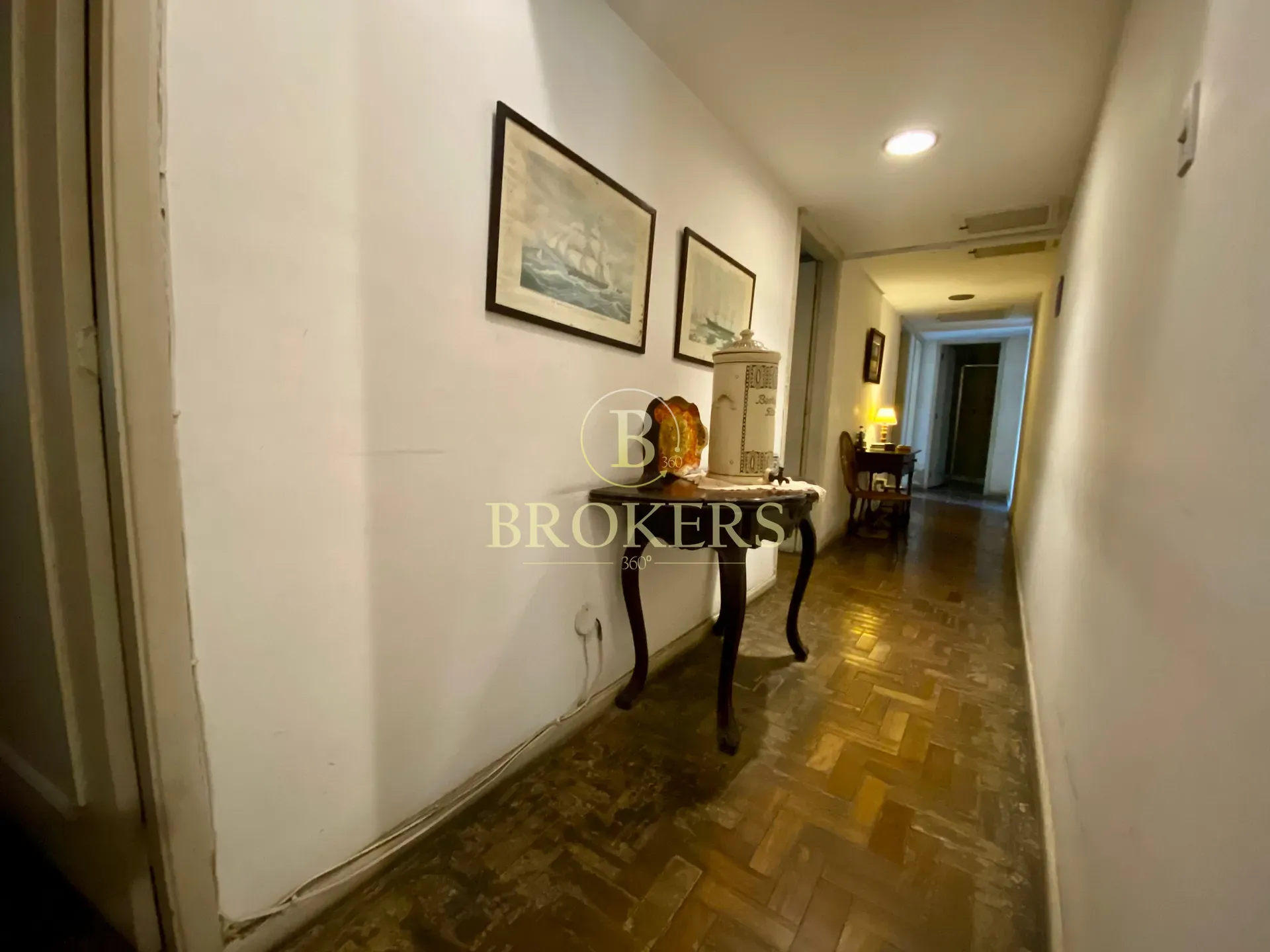 Imponente apartamento  com 240m², Sala em 2 ambientes, 4 quartos, localização estratégica a passos — foto 7