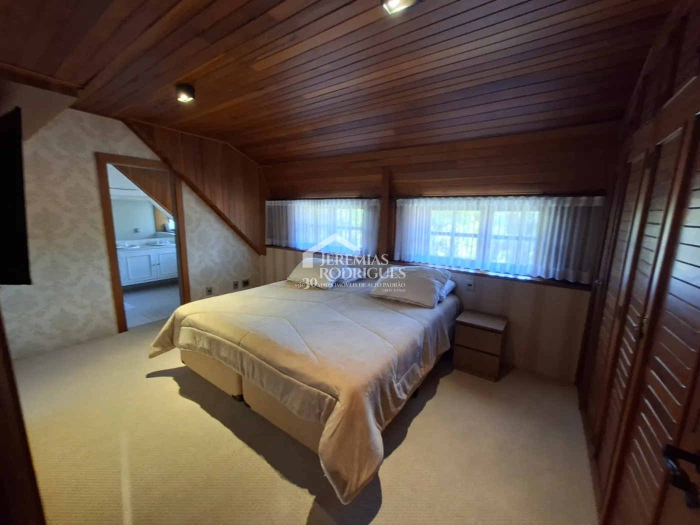 Apartamento à venda com 4 suítes, 171 m² no Edifício Cottage em Campos do Jordão/SP