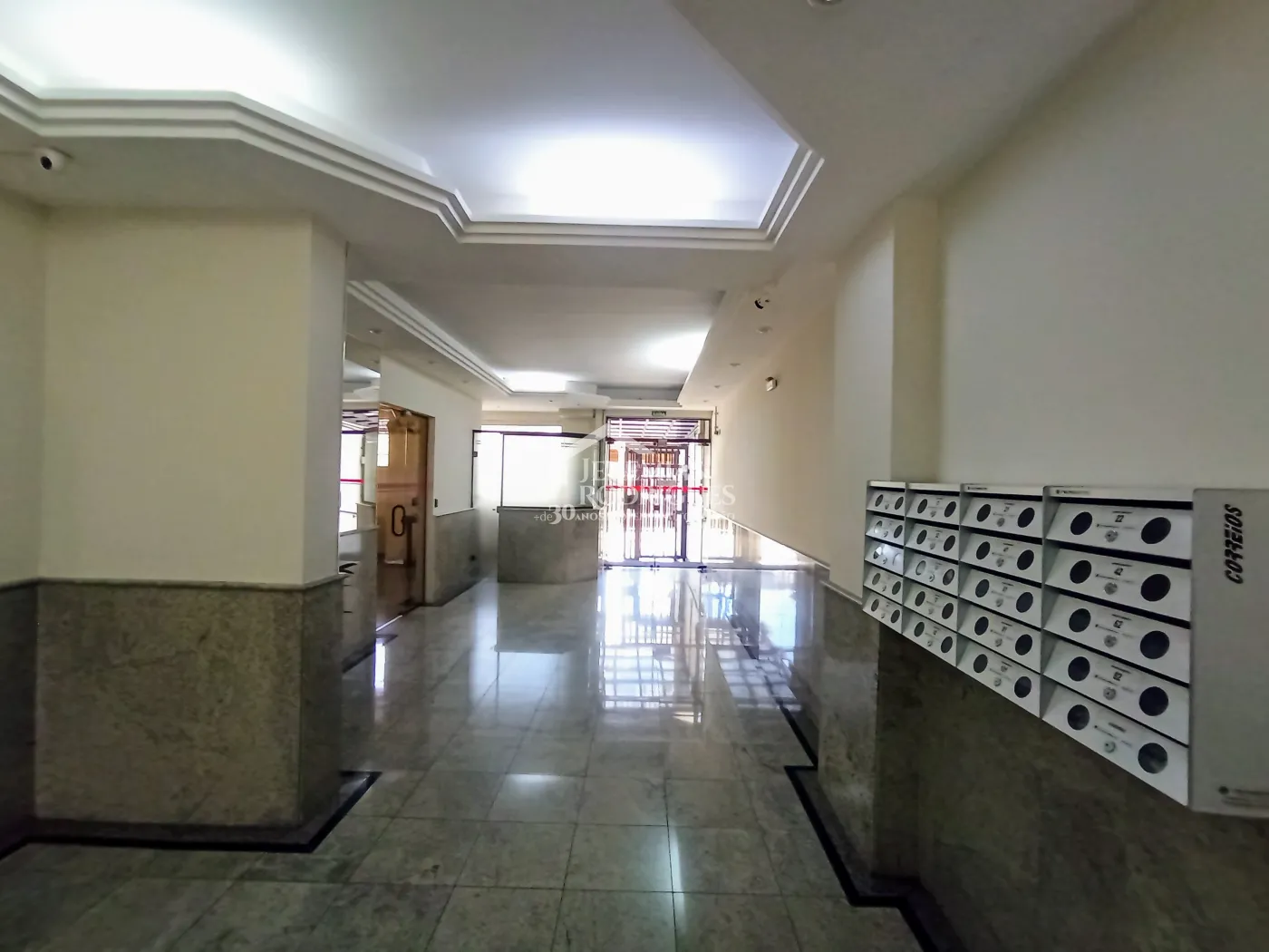 Apartamento para venda com 2 suítes no Edifício Rosa Abirached em Taubaté/SP
