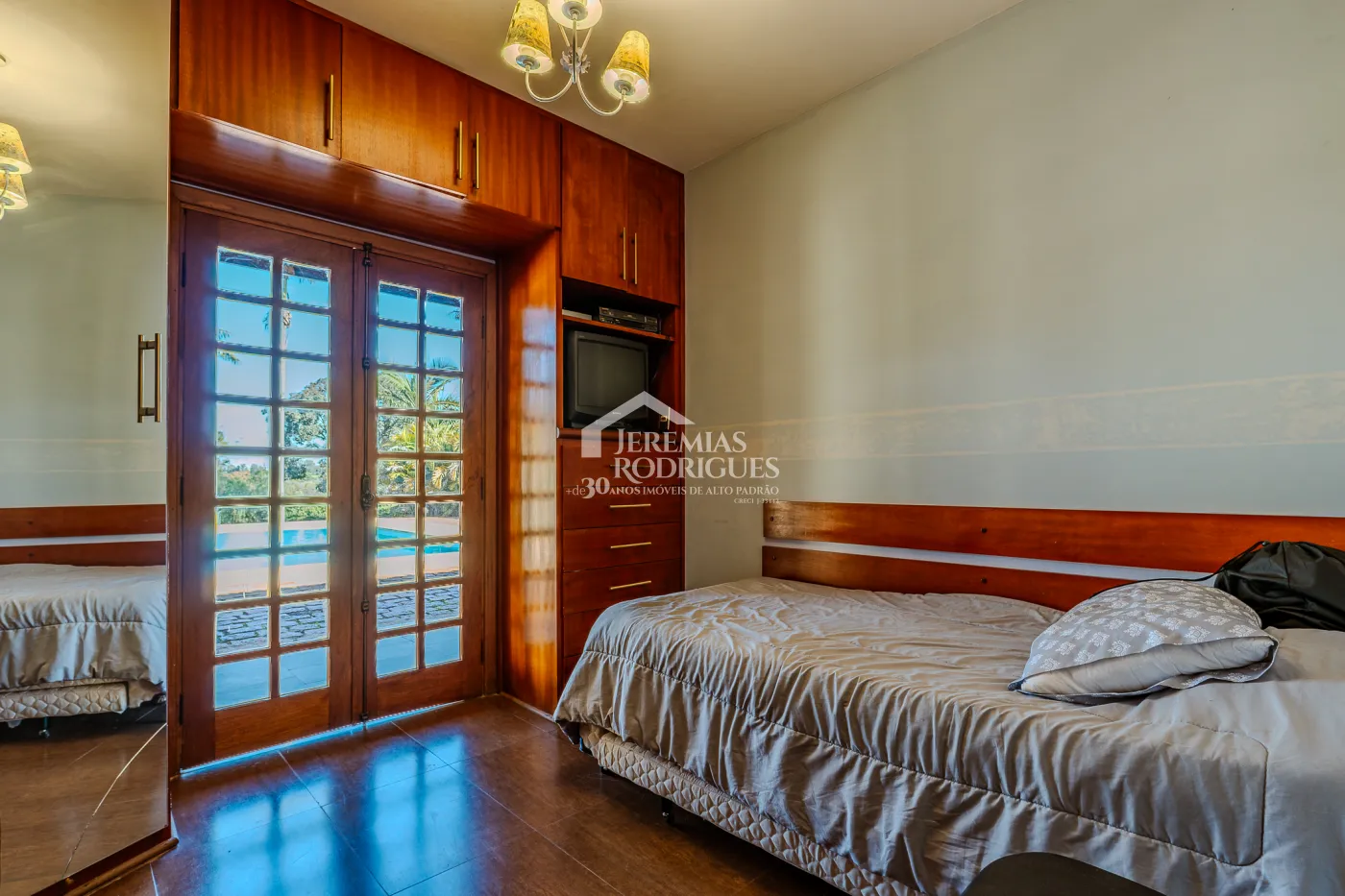 Fazenda à venda com 183.000 m² em Campinas/SP.