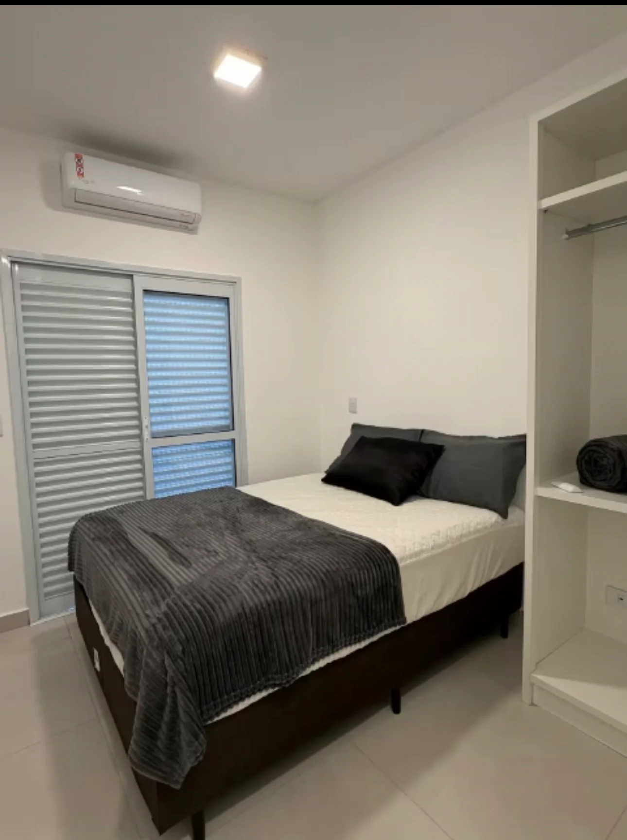 Apartamento à venda com 2 suítes no Condomínio Cian em Ubatuba/SP. 