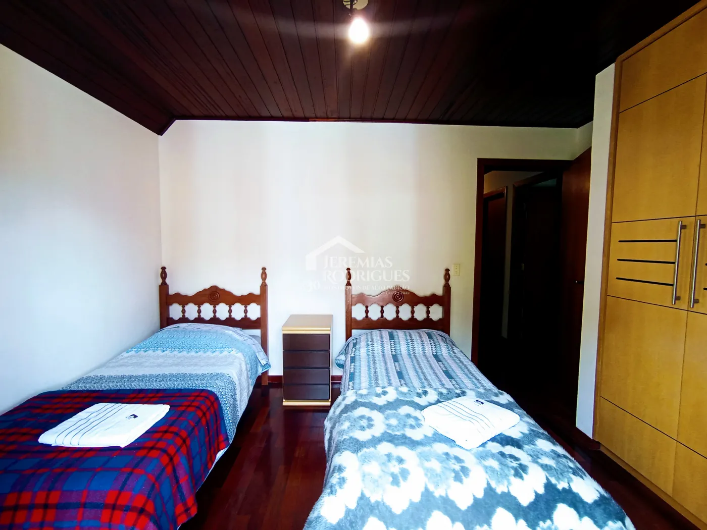 Apartamento para venda com 4 dormitórios no Edifício Solar Bela Vista em Campos do Jordão/SP