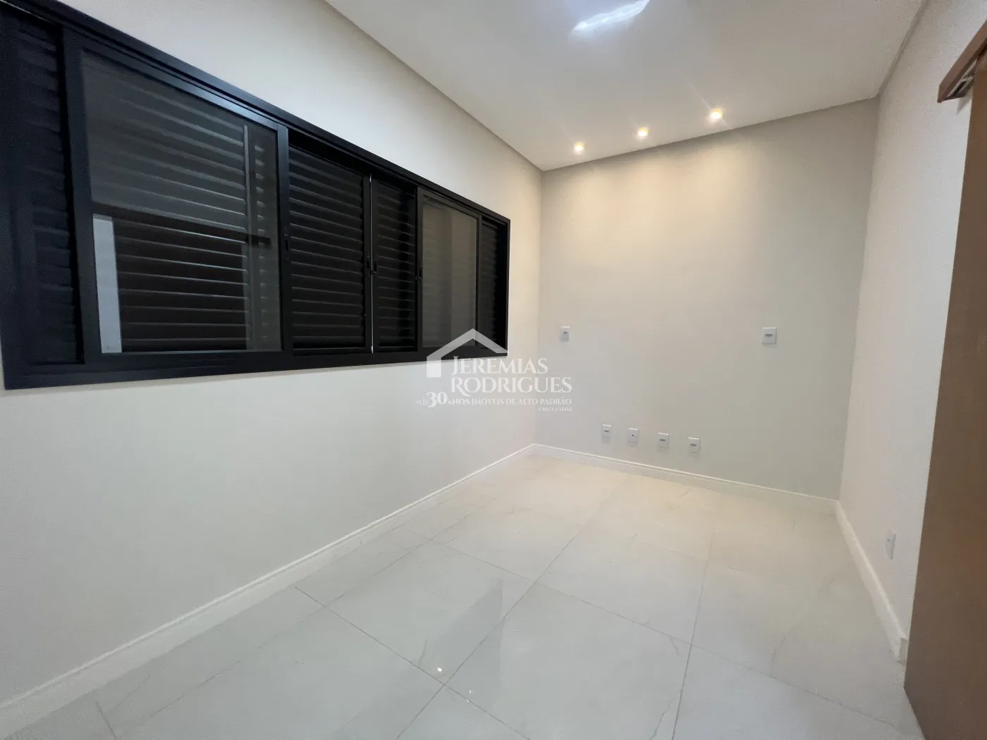 Casa com 4 dormitórios, 245 m² - Condomínio Colinas do Belém - Taubaté/SP