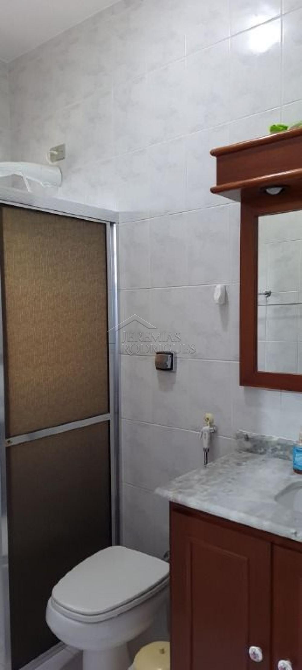 Chácara à venda com com 3 suítes no bairro Areão em Taubaté/SP. 