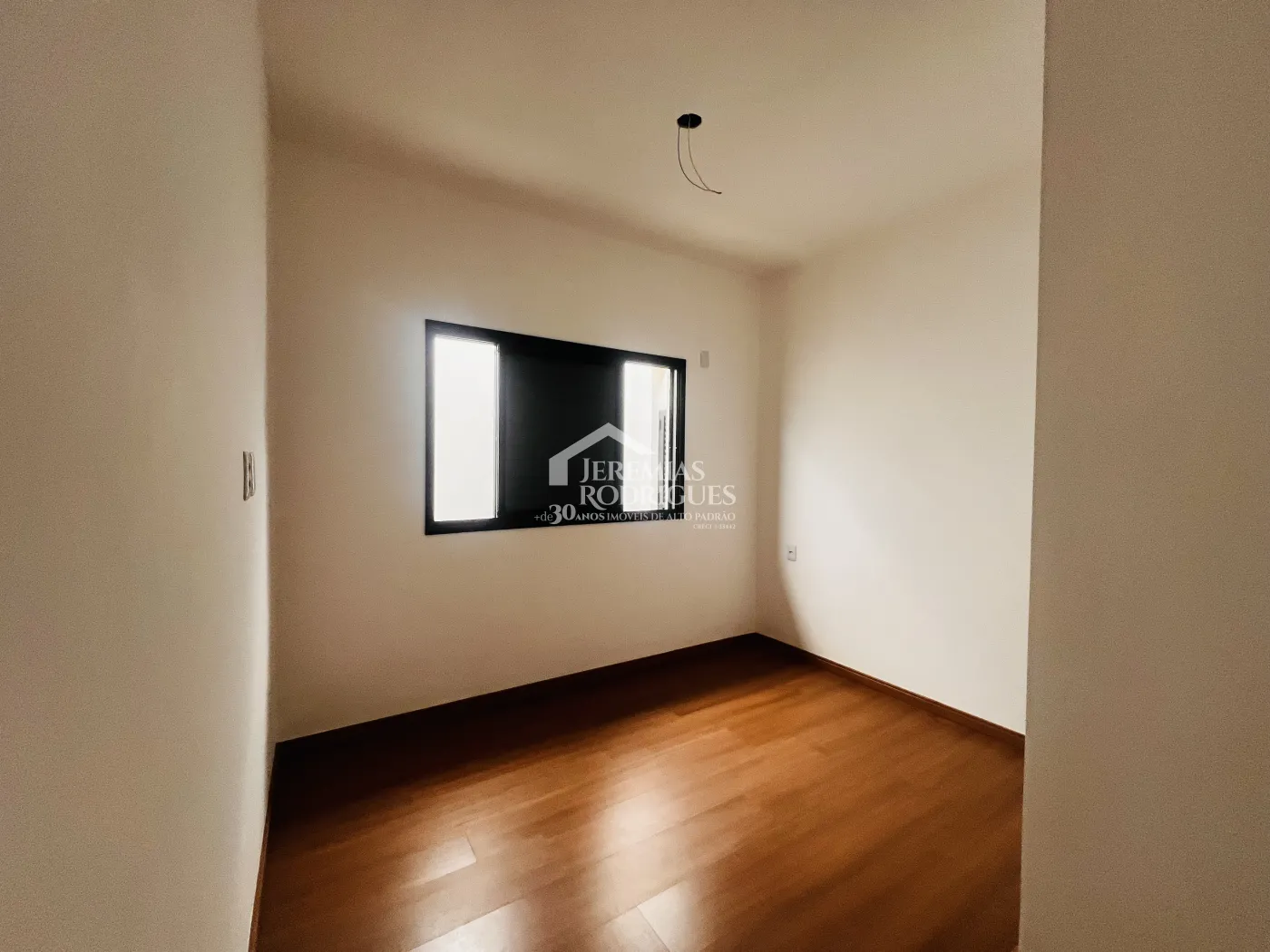 Casa à venda com 3 suítes no Condomínio Campos do Conde I em Tremembé/SP