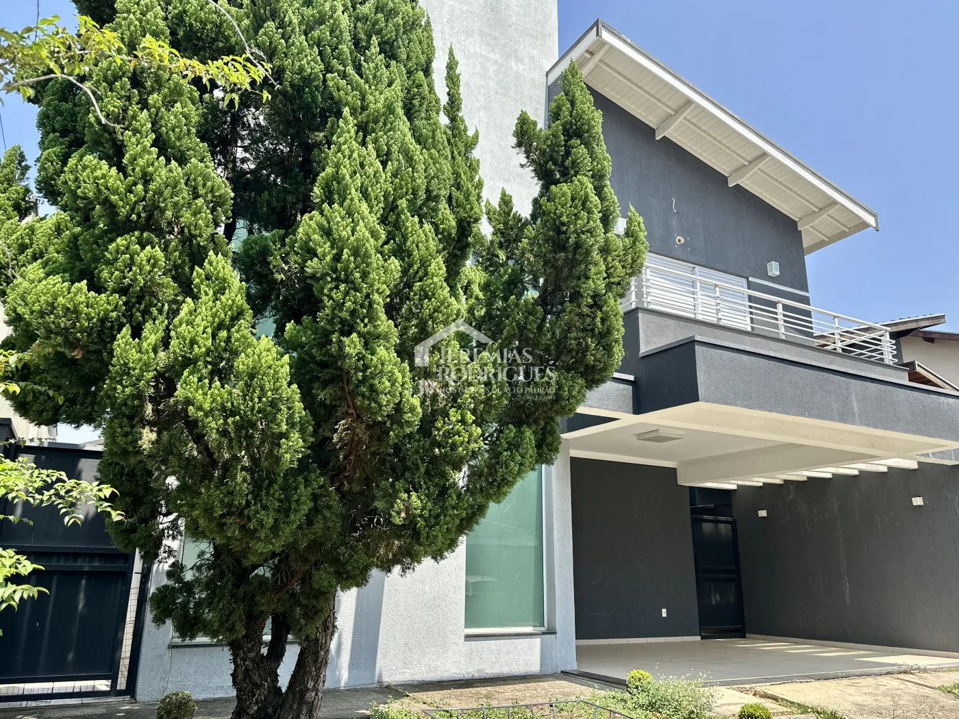 Sobrado com 3 dormitórios, 302 m2 - Condomínio Campos do Conde II - Tremembé/SP.