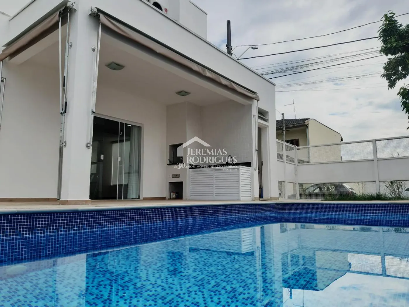 Casa com 3 dormitórios, 235 m² - Condomínio Campos do Conde I - Tremembé/SP.