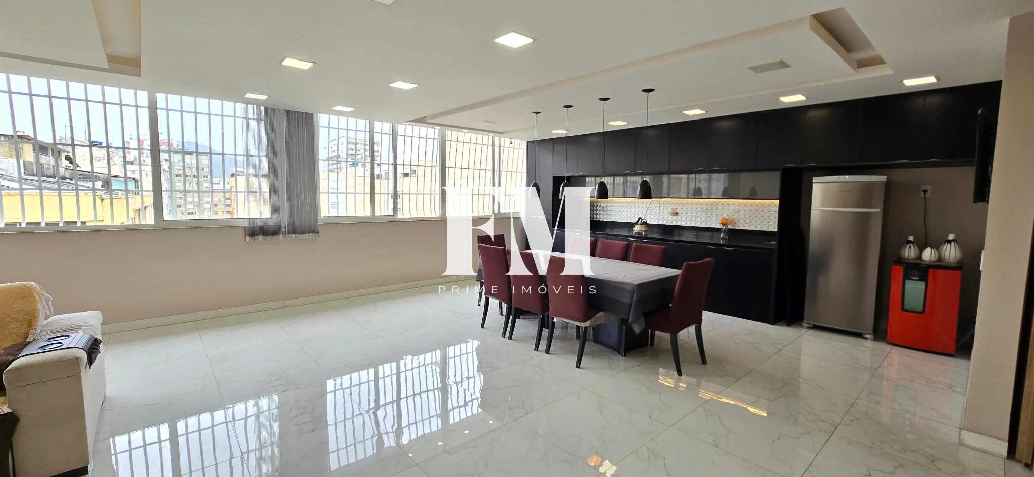 OPORTUNIDADE! Apartamento espetacular, todo  modernizado à venda na Rua Figueiredo Magalhães, Copacabana. - foto 3