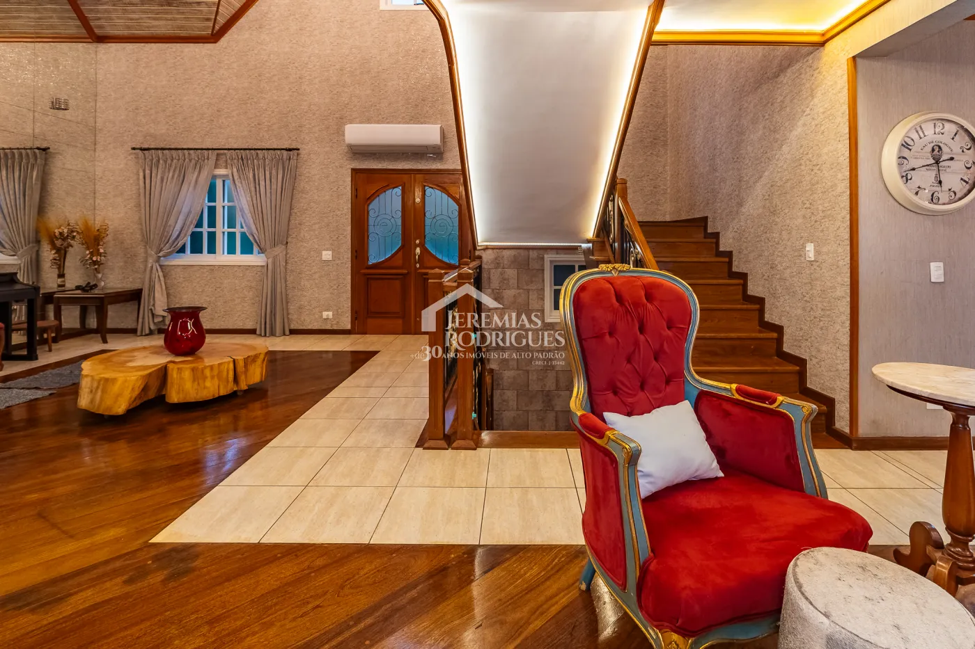 Casa com 5 suítes, 950 m² - Alto do Capivari - Campos do Jordão/SP