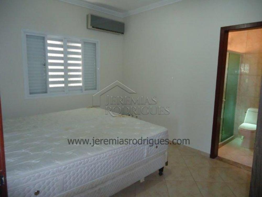 Casa à venda no Condomínio Colonial Village I em Pindamonhangaba/SP