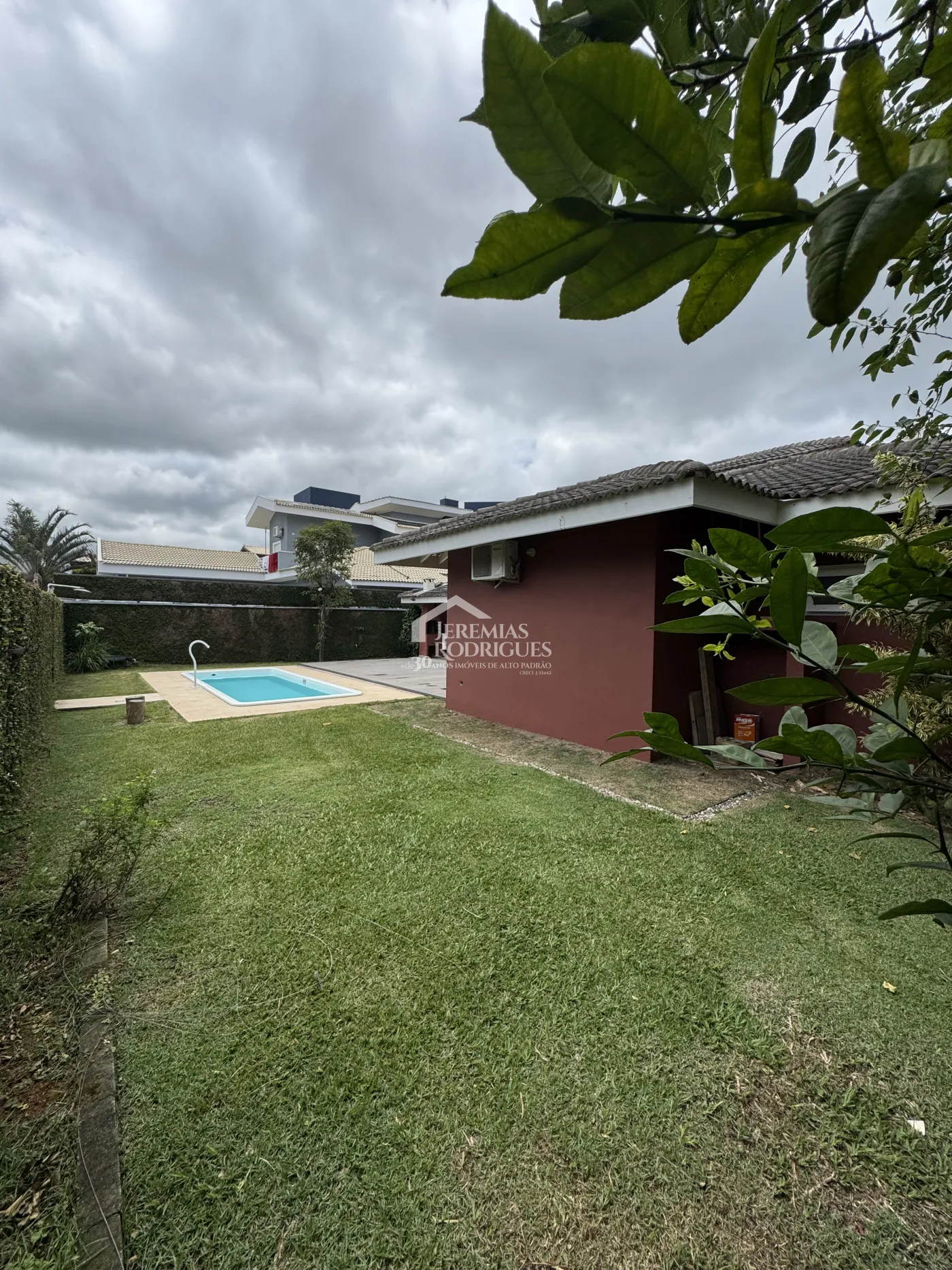 Casa para locação no Condomínio Colonial Village I em Pindamonhangaba/SP.