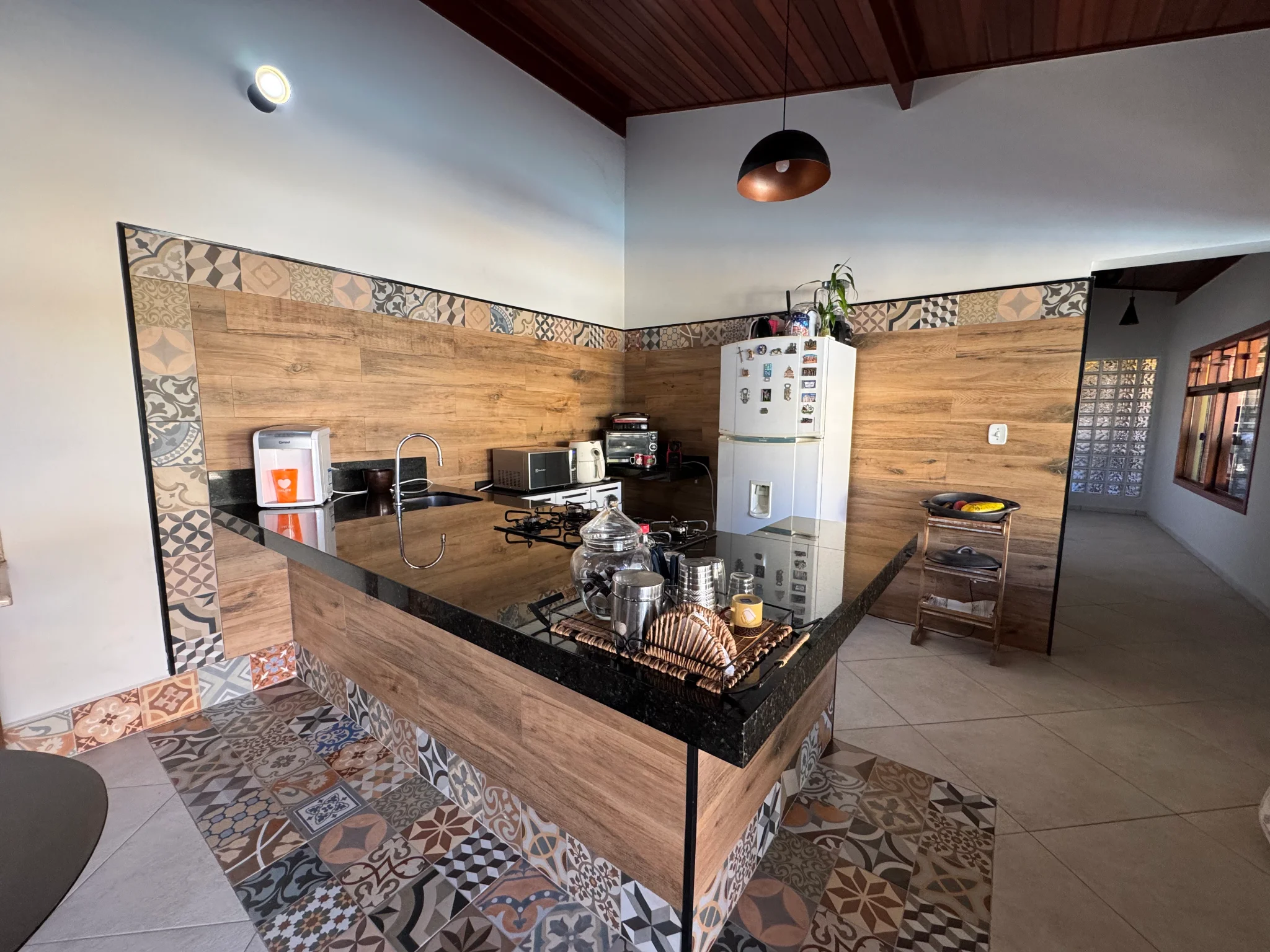 Casa à venda no bairro Jardim Residencial Doutor Lessa em Pindamonhangaba/SP. 