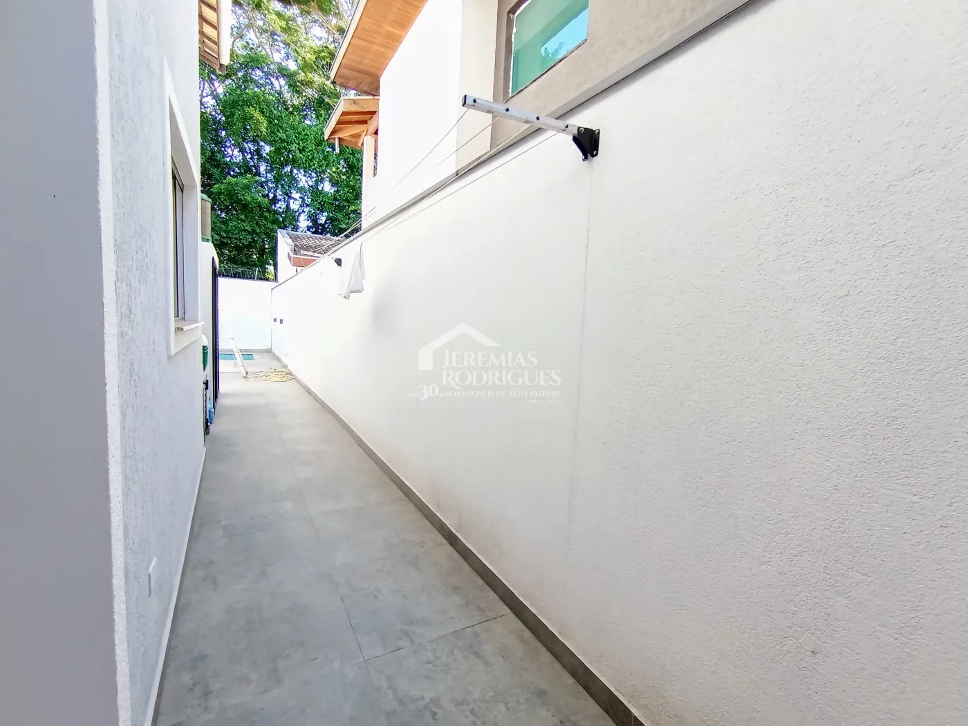Casa à venda com 3 dormitórios no Condomínio Campos do Conde I em Tremembé/SP.