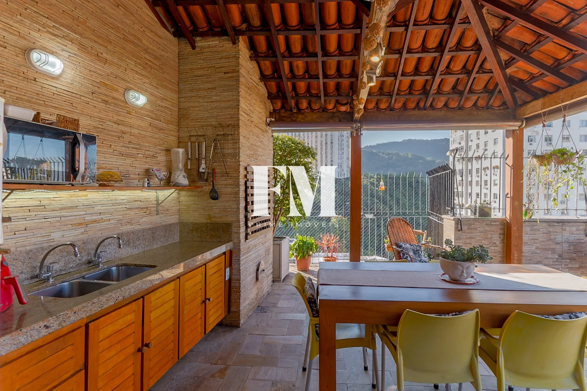 Laranjeiras | Cobertura Duplex | 3 Quartos (2 Suítes) | 208m² com Espaço Gourmet e 3 Vagas - foto 35