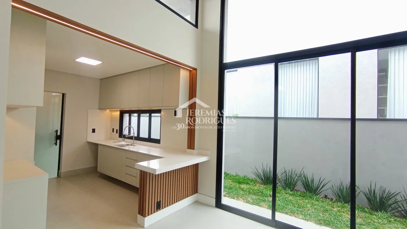 Casa à venda com 4 dormitórios no Condomínio Terras de San Marco em Taubaté/SP.