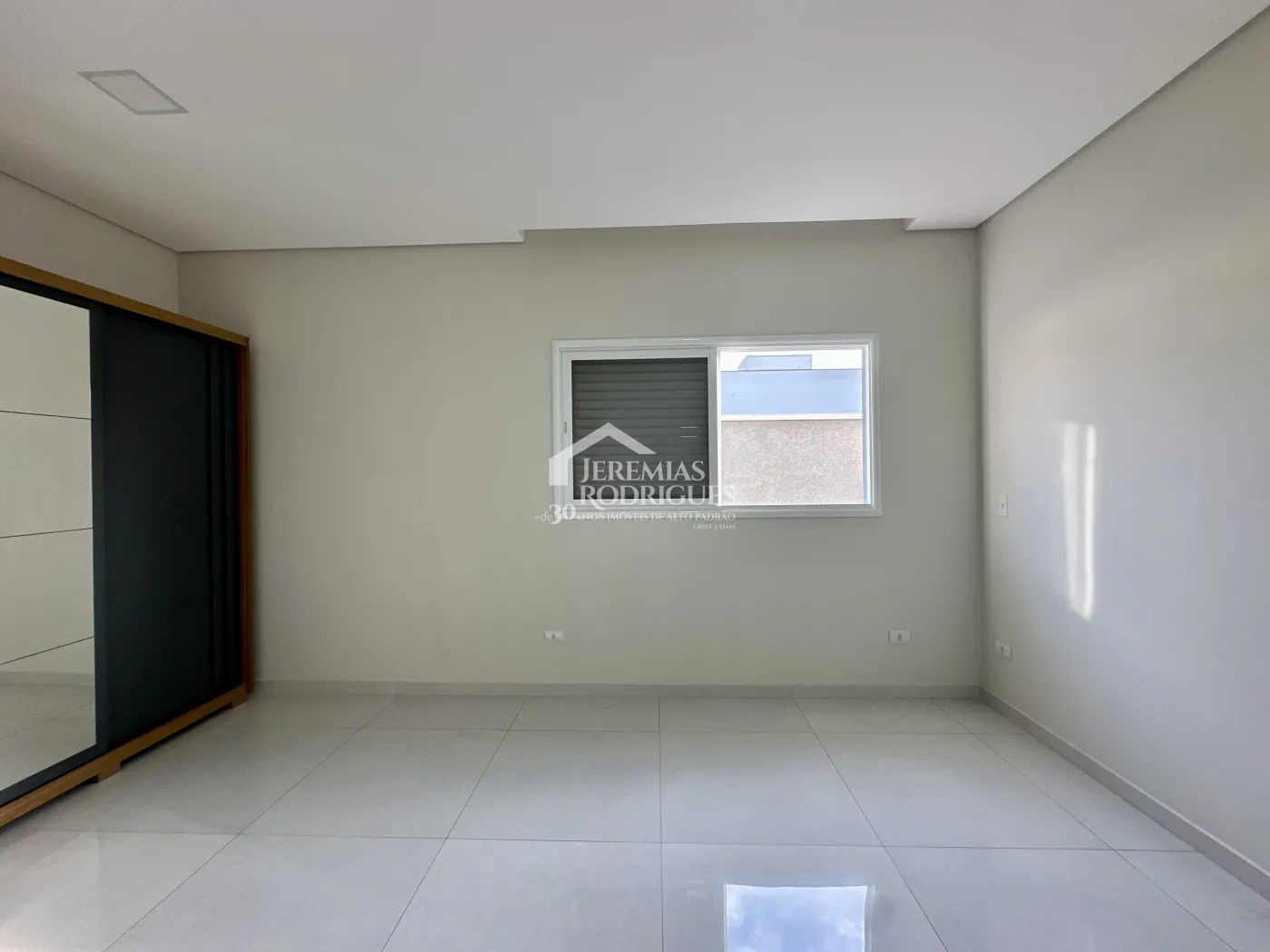 Casa com 3 dormitórios, 169,20 m² - Condomínio Ouro Ville - Taubaté/SP.