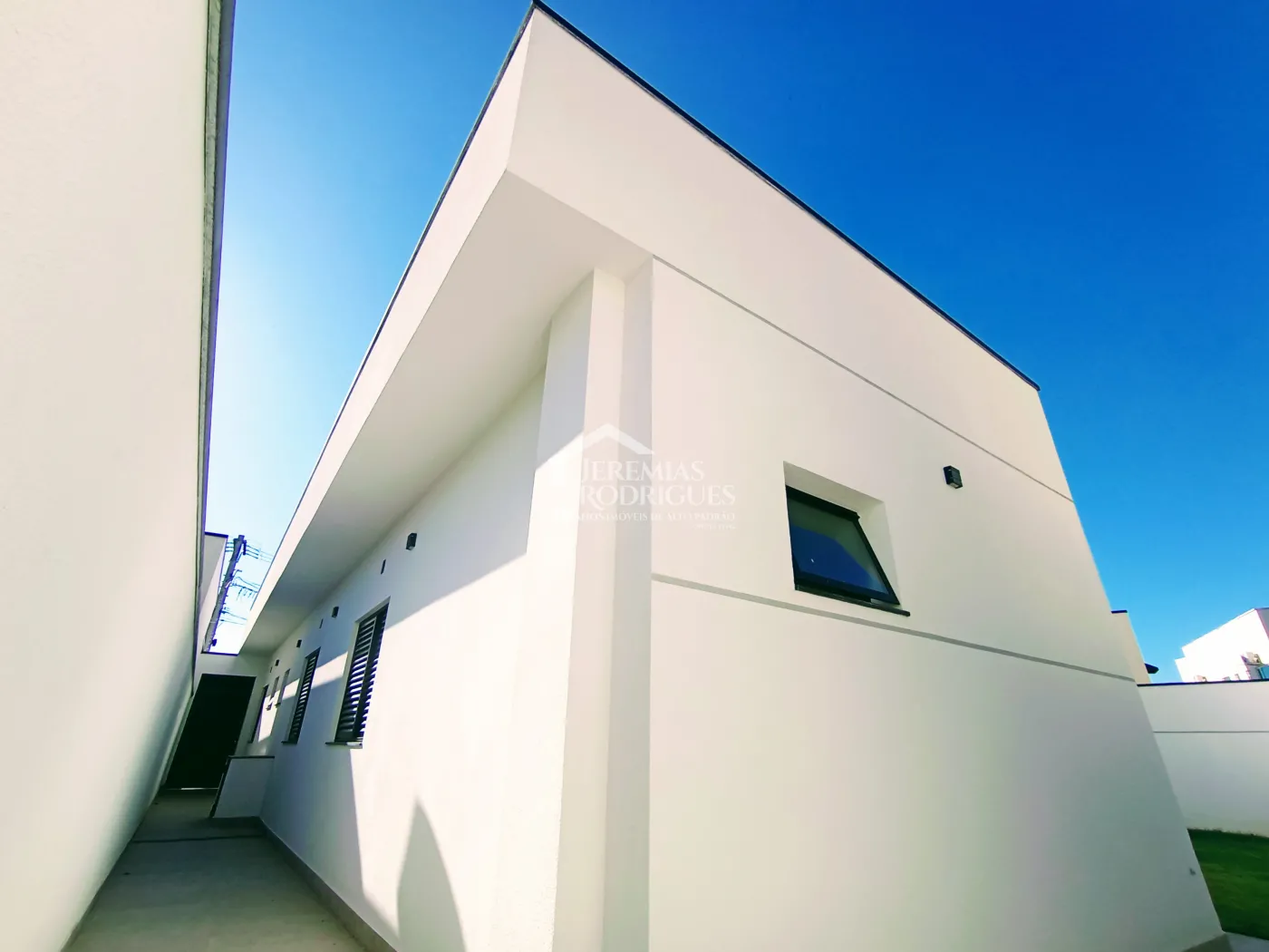 Casa para venda e locação com 3 dormitórios no Condomínio Campos do Conde II - Chambord em Tremembé/SP