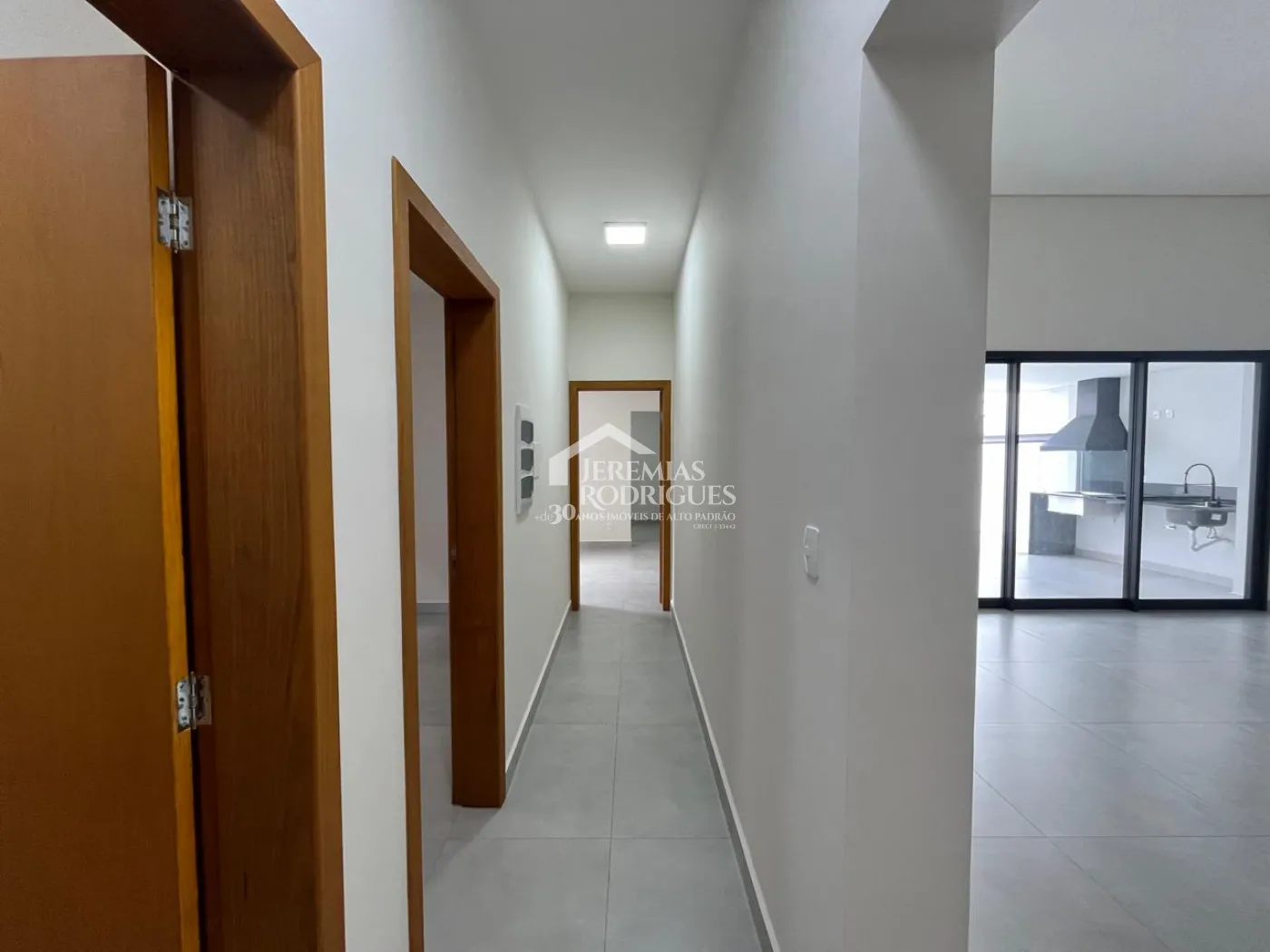 Casa com 3 dormitórios, 184 m² - Condomínio Parque das Araucárias - Tremembé/SP.