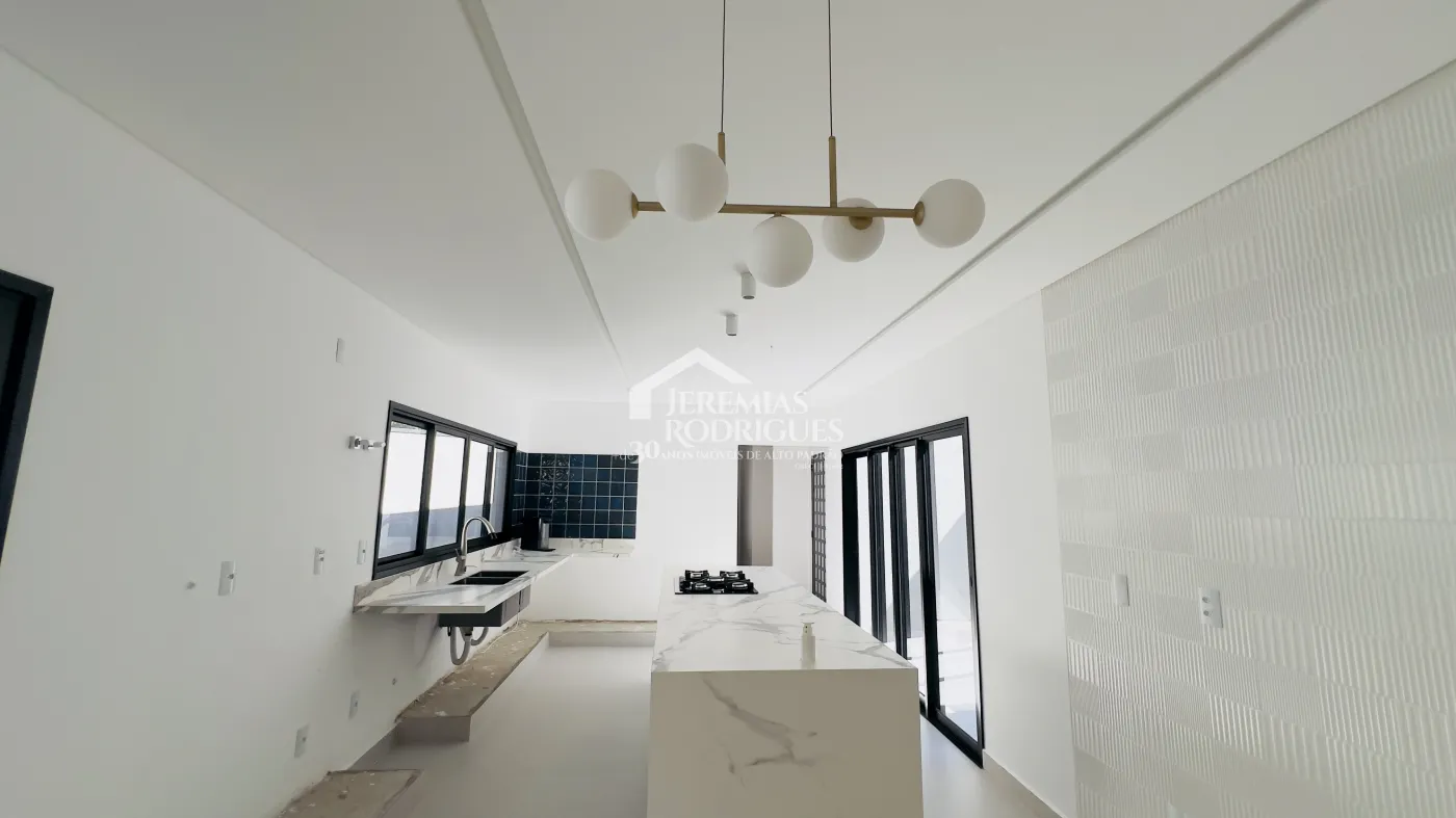 Casa à venda com 4 dormitórios no Condomínio Chácaras Cataguá em Taubaté/SP